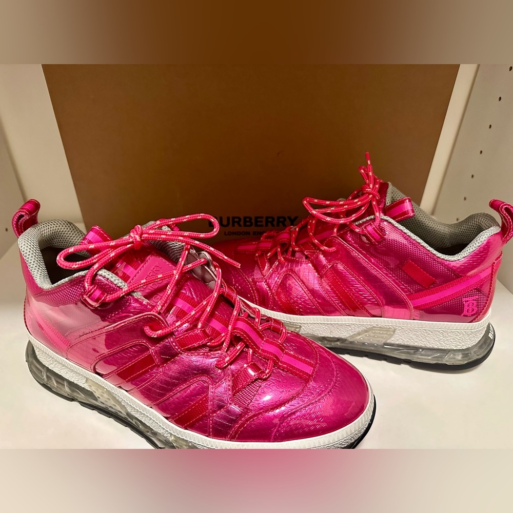 Men’s Burberry Fucsia Snickers - Picture 2 of 5